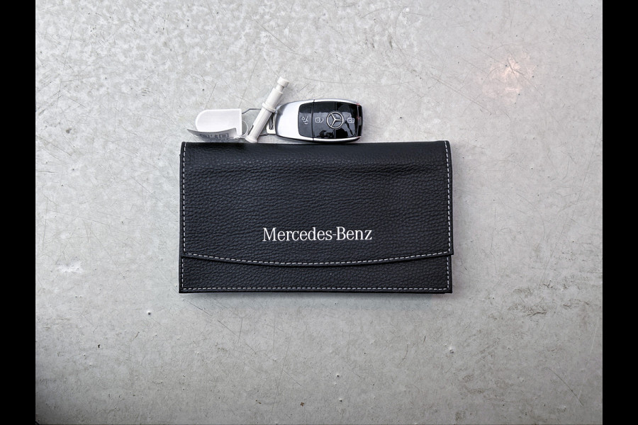 Mercedes-Benz E-Klasse Estate 300 e Business Solution AMG | Panoramadak | Wide screen | Navigatie | Elect. bedinebare voor stoelen met geheugen | Parking support met camera achter | Inclusief 24 maanden Mercedes-Benz Certified garantie voor Europa.