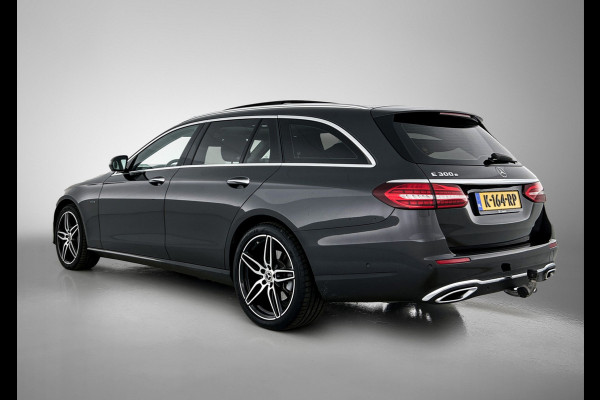 Mercedes-Benz E-Klasse Estate 300 e Business Solution AMG | Panoramadak | Wide screen | Navigatie | Elect. bedinebare voor stoelen met geheugen | Parking support met camera achter | Inclusief 24 maanden Mercedes-Benz Certified garantie voor Europa.