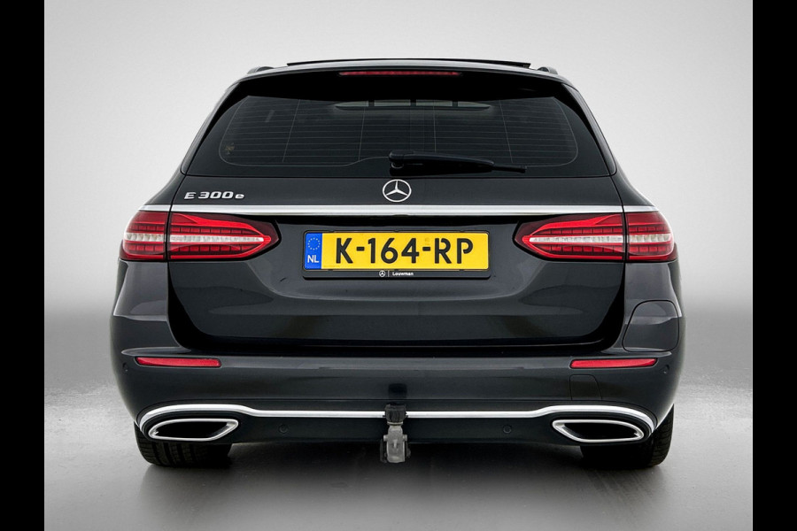 Mercedes-Benz E-Klasse Estate 300 e Business Solution AMG | Panoramadak | Wide screen | Navigatie | Elect. bedinebare voor stoelen met geheugen | Parking support met camera achter | Inclusief 24 maanden Mercedes-Benz Certified garantie voor Europa.