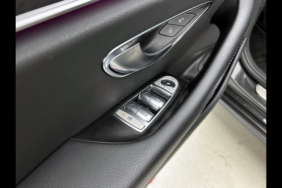 Mercedes-Benz E-Klasse Estate 300 e Business Solution AMG | Panoramadak | Wide screen | Navigatie | Elect. bedinebare voor stoelen met geheugen | Parking support met camera achter | Inclusief 24 maanden Mercedes-Benz Certified garantie voor Europa.