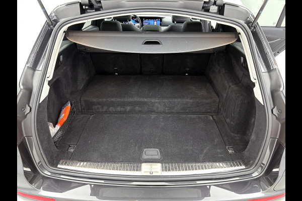Mercedes-Benz E-Klasse Estate 300 e Business Solution AMG | Panoramadak | Wide screen | Navigatie | Elect. bedinebare voor stoelen met geheugen | Parking support met camera achter | Inclusief 24 maanden Mercedes-Benz Certified garantie voor Europa.