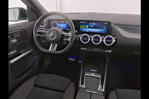 Mercedes-Benz GLA 250 e AMG Line | AMG Line Premium Plus | Night Pakket | 11kW Laden | Stuur en Stoelverwarming | Panorama Schuif-Kanteldak | Inclusief 24 maanden MB Certified garantie voor Europa.