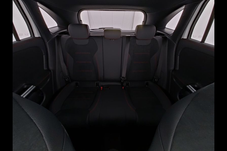 Mercedes-Benz GLA 250 e AMG Line | AMG Line Premium Plus | Night Pakket | 11kW Laden | Stuur en Stoelverwarming | Panorama Schuif-Kanteldak | Inclusief 24 maanden MB Certified garantie voor Europa.