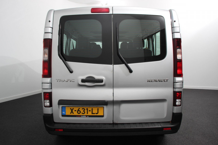 Renault Trafic Passenger 1.6 dCi Grand Authentique Energy incl. BPM/ BTW  L2H1 8 persoons !  Navigatie Airco voor en achter Parkeer sensoren Cruise Control Bumpers in kleur
