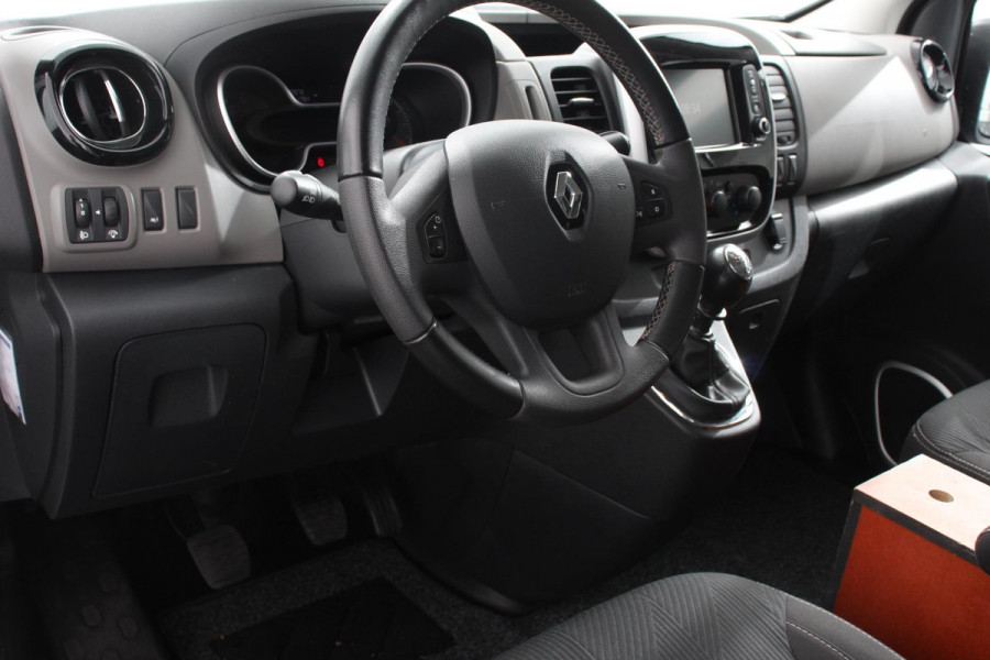 Renault Trafic Passenger 1.6 dCi Grand Authentique Energy incl. BPM/ BTW  L2H1 8 persoons !  Navigatie Airco voor en achter Parkeer sensoren Cruise Control Bumpers in kleur