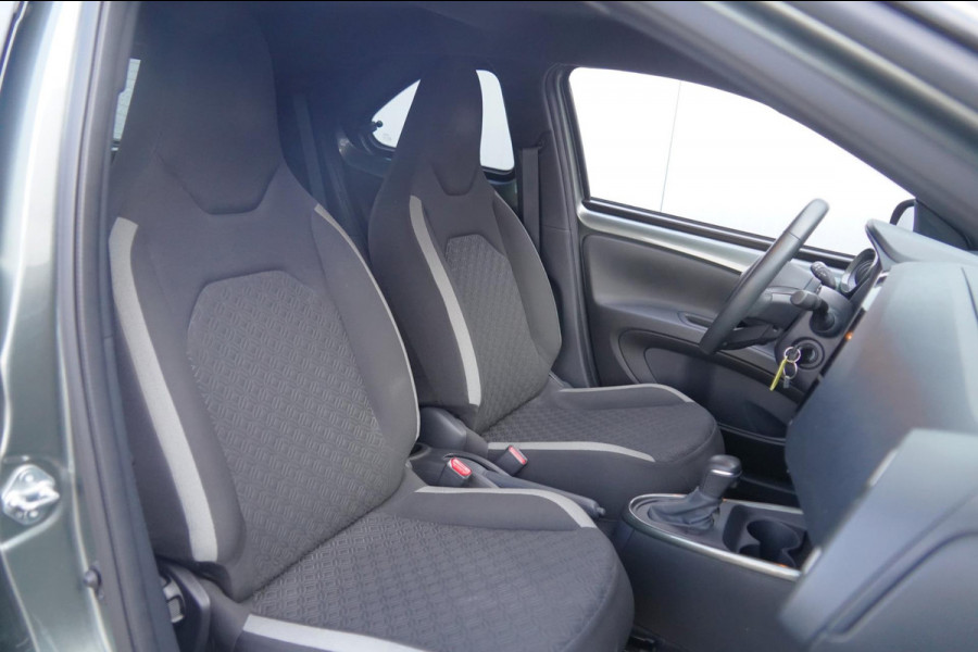 Toyota Aygo X 1.0 VVT-i S-CVT first / Camera / Carplay / Climate / Stoelverw. / Adaptieve Cruise
