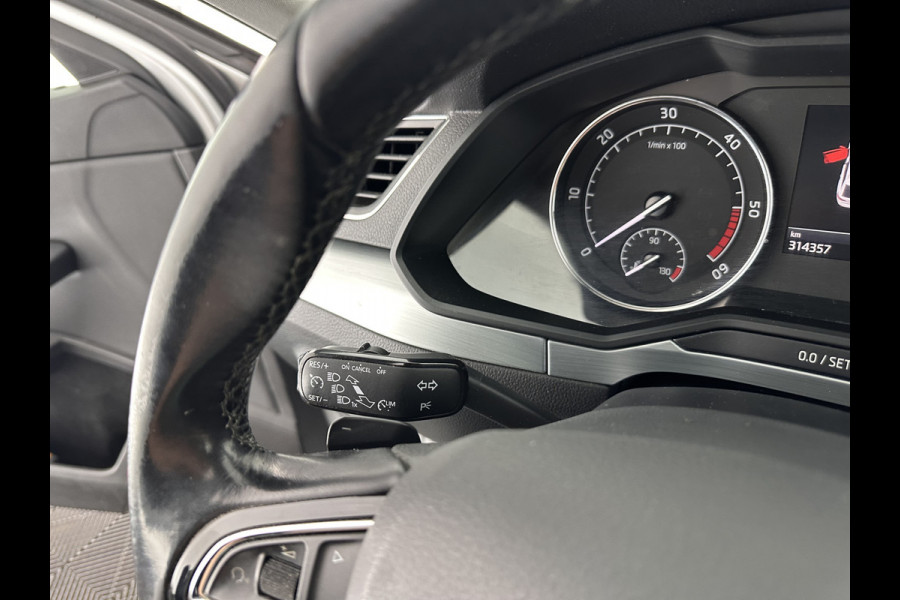 Škoda Superb Combi 1.6 TDI Clever Edition (INCL-BTW) Aut. *PANO | BI-XENON | MEMORY-PACK | NAVI-FULLMAP | HEATED-COMFORTSEATS | ECC | PRIVACY-GLASS | PARKPILOT | SHIFT-PADDLES | AMUNDSEN-AUDIO | CRUISE | TOWBAR | 17''ALU*