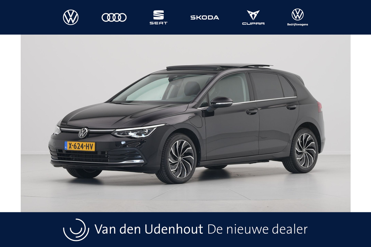 Volkswagen Golf 1.4 eHybrid 204pk Panorama Navi via app Camera Side assist 338