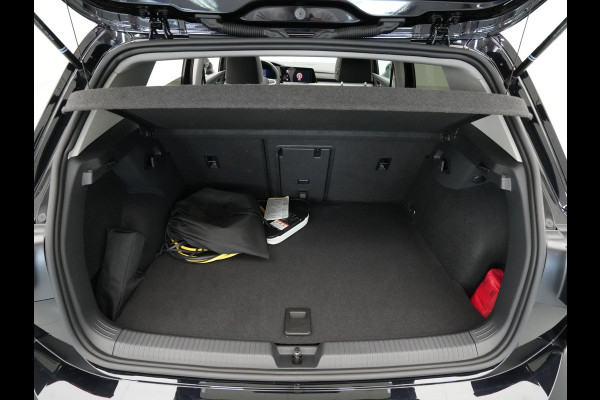 Volkswagen Golf 1.4 eHybrid 204pk Panorama Navi via app Camera Side assist 338