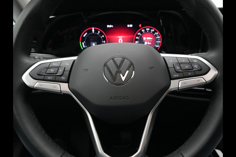 Volkswagen Golf 1.4 eHybrid 204pk Panorama Navi via app Camera Side assist 338