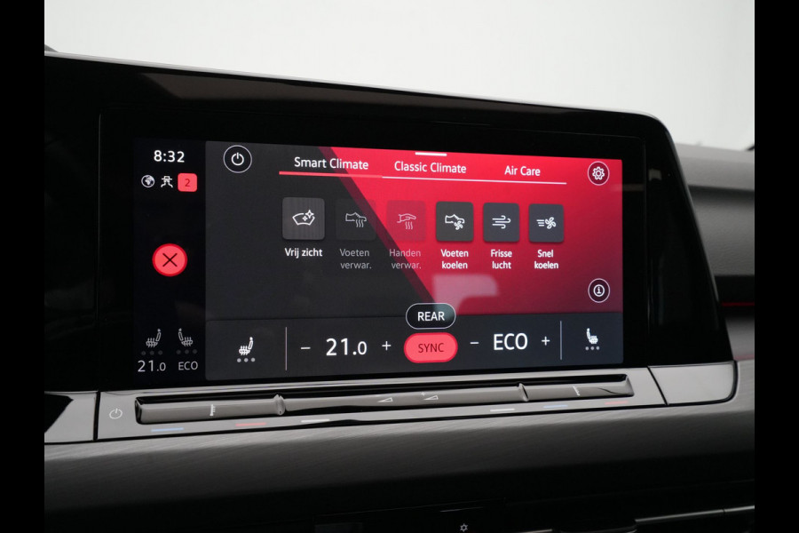Volkswagen Golf 1.4 eHybrid 204pk Panorama Navi via app Camera Side assist 338