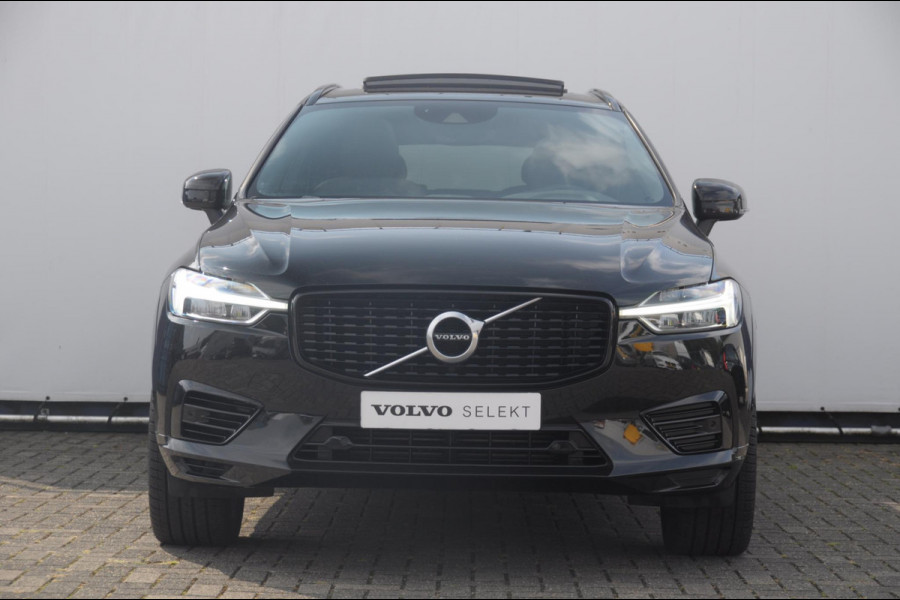 Volvo XC60 T6 340PK Automaat Recharge AWD R-Design / Cruise control / Harman Kardon Audio / Elektrische achterklep / Apple carplay / parkeersensoren met camera / Elektrische stoelen / Panoramadak / Sportstoelen / Stoel - en stuurwielverwarming / Keyless entry