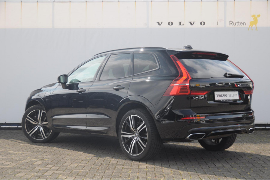 Volvo XC60 T6 340PK Automaat Recharge AWD R-Design / Cruise control / Harman Kardon Audio / Elektrische achterklep / Apple carplay / parkeersensoren met camera / Elektrische stoelen / Panoramadak / Sportstoelen / Stoel - en stuurwielverwarming / Keyless entry