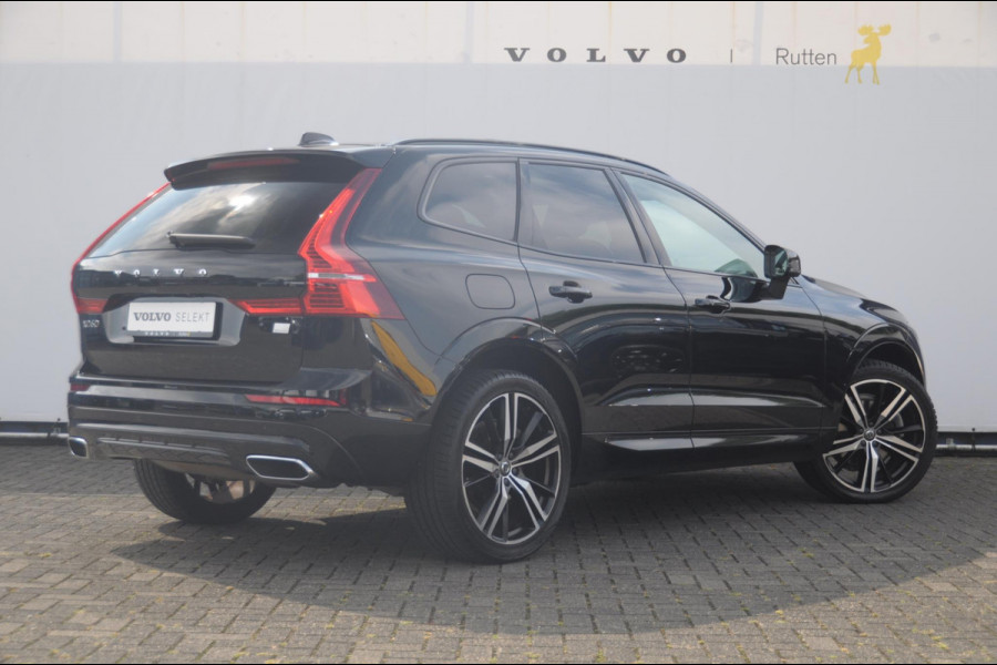 Volvo XC60 T6 340PK Automaat Recharge AWD R-Design / Cruise control / Harman Kardon Audio / Elektrische achterklep / Apple carplay / parkeersensoren met camera / Elektrische stoelen / Panoramadak / Sportstoelen / Stoel - en stuurwielverwarming / Keyless entry
