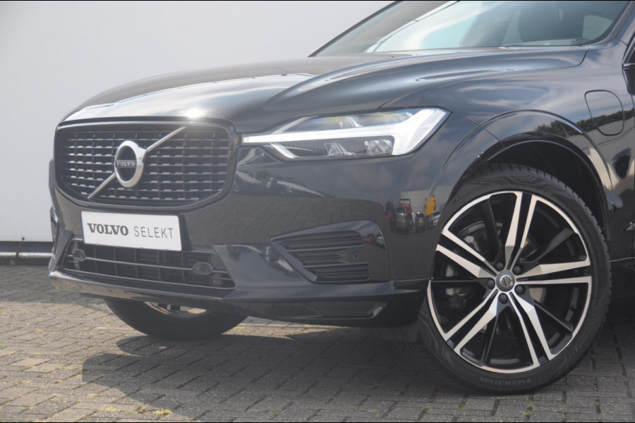 Volvo XC60 T6 340PK Automaat Recharge AWD R-Design / Cruise control / Harman Kardon Audio / Elektrische achterklep / Apple carplay / parkeersensoren met camera / Elektrische stoelen / Panoramadak / Sportstoelen / Stoel - en stuurwielverwarming / Keyless entry