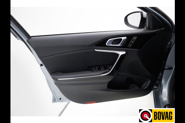 Kia Ceed Sportswagon 1.6 GDI PHEV ExecutiveLine 141 PK | Panoramadak | Leer | Stoelverwarming en koeling | Adaptive cruise Stuur- en achterbankverwarming, Digi display, App-connect, Electrische achterklep, Afn.trekhaak