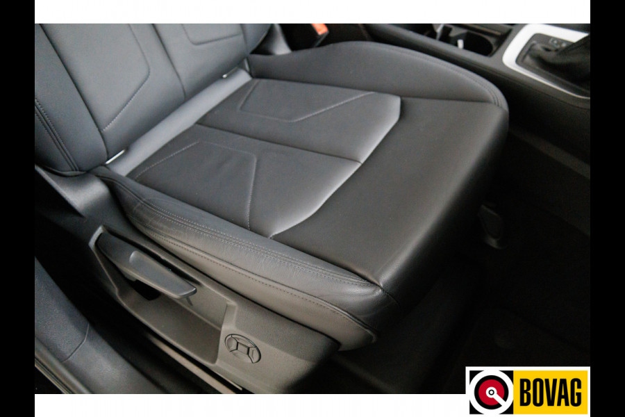 Audi Q3 Sportback 35 TFSI Business Edition 150 PK | Panoramadak | Leer | 360 camera | El. achterklep Stoelverwarming, Navigatie, App-connect, Lane assist, Cruise, Led verlichting, Regensensor