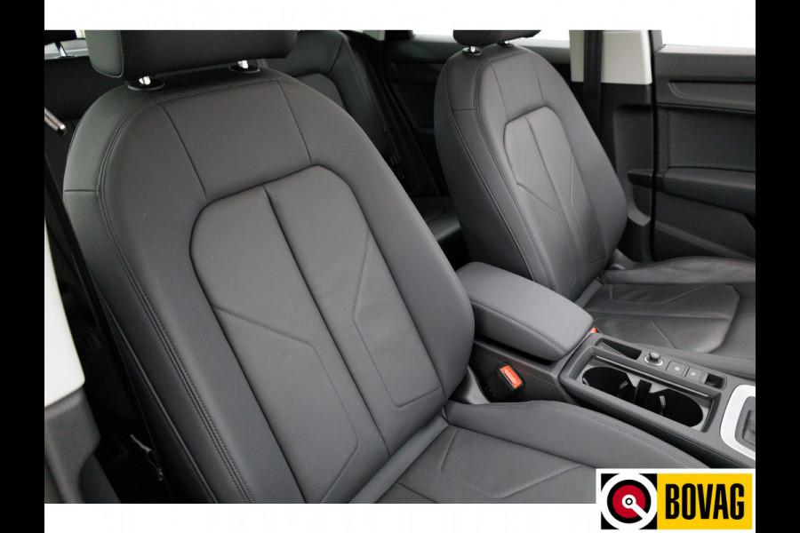 Audi Q3 Sportback 35 TFSI Business Edition 150 PK | Panoramadak | Leer | 360 camera | El. achterklep Stoelverwarming, Navigatie, App-connect, Lane assist, Cruise, Led verlichting, Regensensor