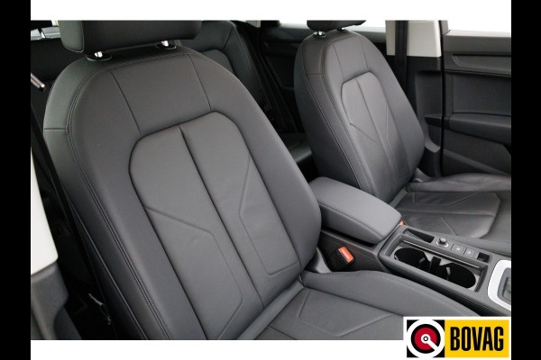 Audi Q3 Sportback 35 TFSI Business Edition 150 PK | Panoramadak | Leer | 360 camera | El. achterklep Stoelverwarming, Navigatie, App-connect, Lane assist, Cruise, Led verlichting, Regensensor