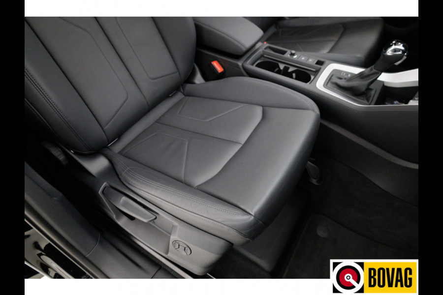 Audi Q3 Sportback 35 TFSI Business Edition 150 PK | Panoramadak | Leer | 360 camera | El. achterklep Stoelverwarming, Navigatie, App-connect, Lane assist, Cruise, Led verlichting, Regensensor