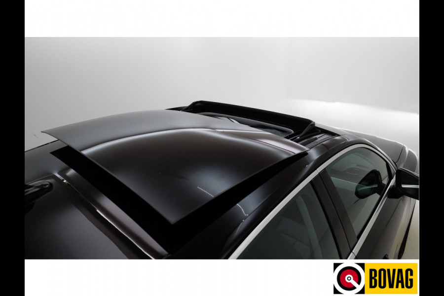 Audi Q3 Sportback 35 TFSI Business Edition 150 PK | Panoramadak | Leer | 360 camera | El. achterklep Stoelverwarming, Navigatie, App-connect, Lane assist, Cruise, Led verlichting, Regensensor