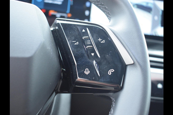 Peugeot 5008 1.2 Hybrid 136 Allure | NAVIGATIE | 360 CAMERA + SENSOREN | E.C.C. | CARPLAY | 7 PERS. | 16.004 KM