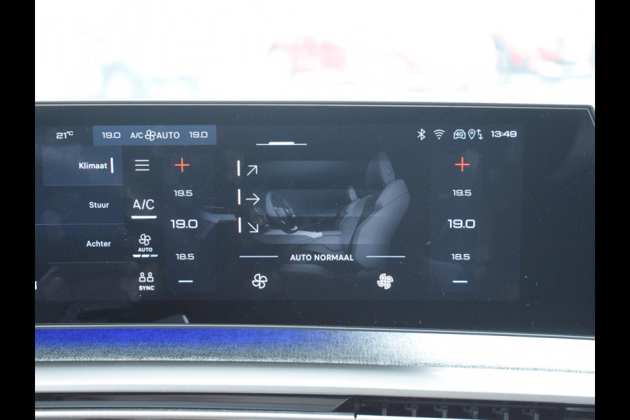 Peugeot 5008 1.2 Hybrid 136 Allure | NAVIGATIE | 360 CAMERA + SENSOREN | E.C.C. | CARPLAY | 7 PERS. | 16.004 KM