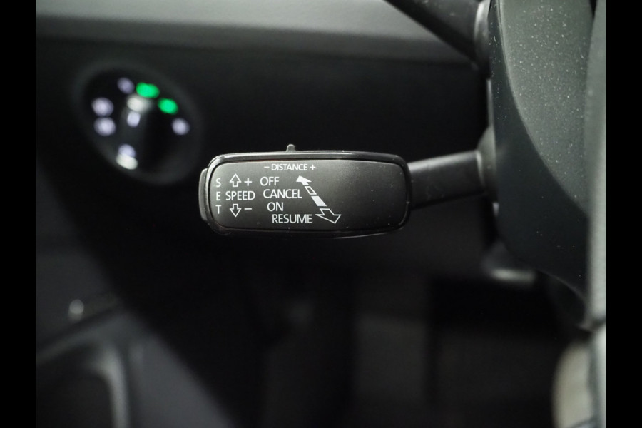 Škoda Superb Combi 1.4 TSI iV Laurin & Klement | Panoramadak | Trekhaak | Massage | Canton | Keyless | Adaptive Cruise