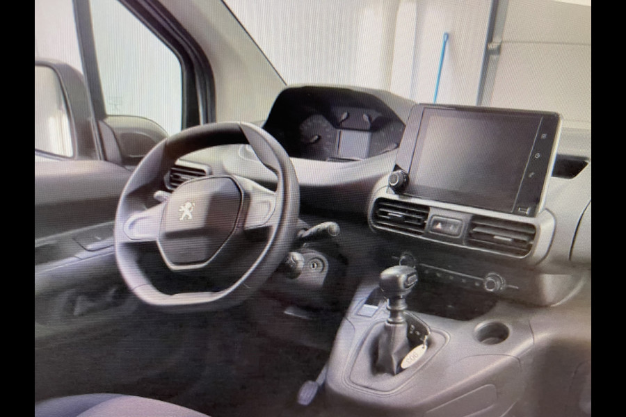 Peugeot Partner 1.2 PureTech Premium / benzine grijs kenteken / originele Nederlandse bus ! / vaste prijs rijklaar € 13.450 ex btw / lease vanaf € 227 / airco / euro 6
