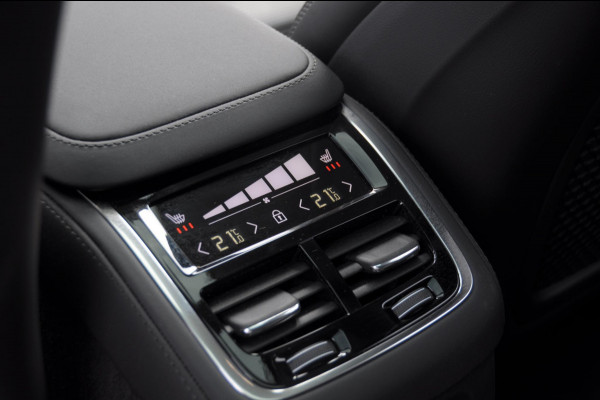 Volvo XC90 T8 455PK Automaat Plug-in hybrid AWD Ultra Dark / Luchtvering / Bowers & Wilkens / Extra getint glas / Nappa leder met Ventilatie / Gelamineerde zijruiten rondom