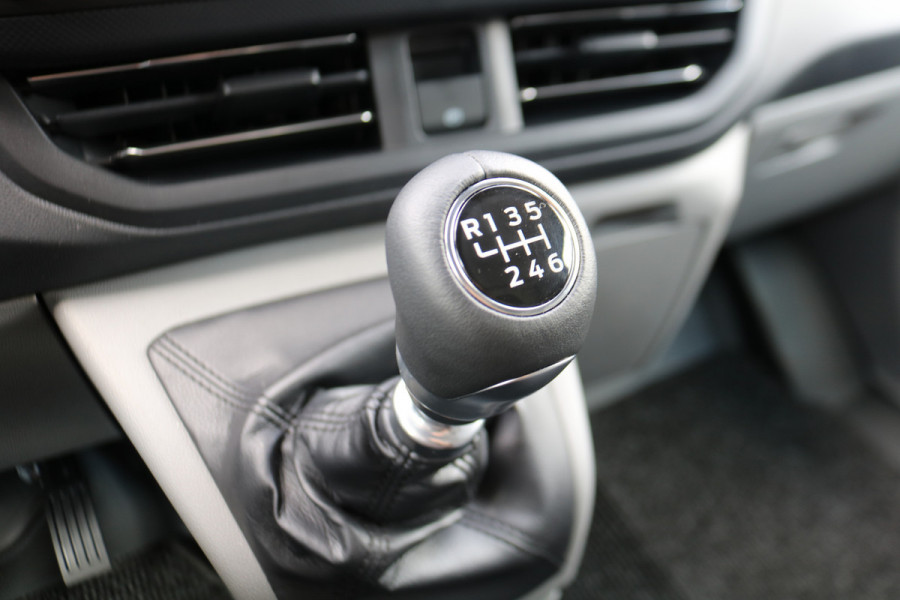 Ford Transit Custom 2.0 TDci L2 H1 Limited Airco Navigatie Apple Carplay (wordt verwacht)