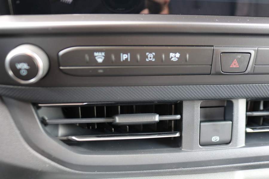Ford Transit Custom 2.0 TDci L2 H1 Limited Airco Navigatie Apple Carplay (wordt verwacht)