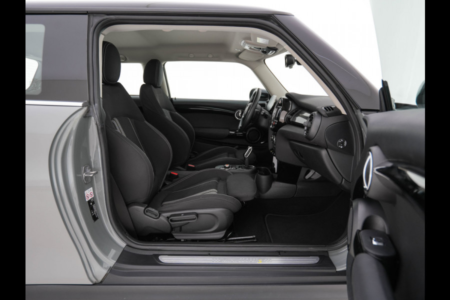 MINI Mini Electric Basic 33 kWh [ 3-Fase ] (INCL-BTW) Aut. *FULL-LED | SPORT-SEATS | NAVI-FULLMAP | DIGI-COCKPIT | DAB+ | ECC | CCS-FASTLOADER | UNION-JACK-LIGHTS | CRUISE | AMBIENT-LIGHT | 16''ALU*