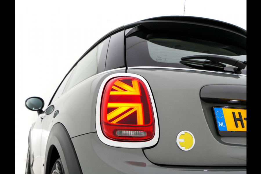 MINI Mini Electric Basic 33 kWh [ 3-Fase ] (INCL-BTW) Aut. *FULL-LED | SPORT-SEATS | NAVI-FULLMAP | DIGI-COCKPIT | DAB+ | ECC | CCS-FASTLOADER | UNION-JACK-LIGHTS | CRUISE | AMBIENT-LIGHT | 16''ALU*