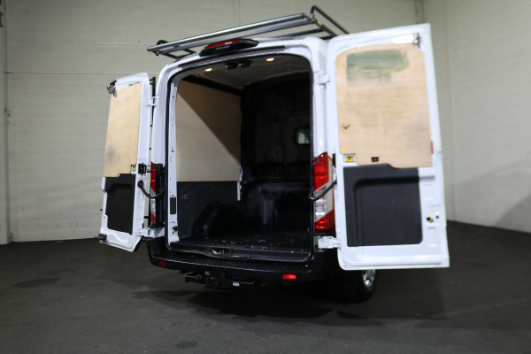 Ford Transit 2.0 TDCI 130pk L2 H2 DC Trend Airco Trekhaak Navigatie Camera