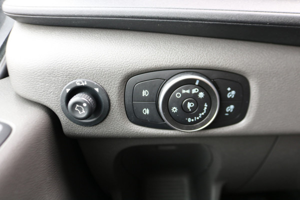 Ford Transit 2.0 TDCI 130pk L2 H2 DC Trend Airco Trekhaak Navigatie Camera