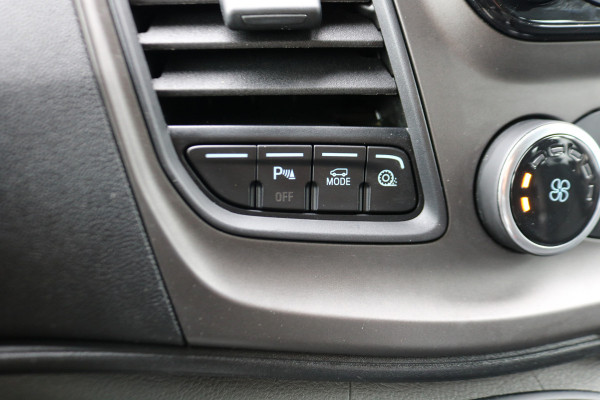 Ford Transit 2.0 TDCI 130pk L2 H2 DC Trend Airco Trekhaak Navigatie Camera