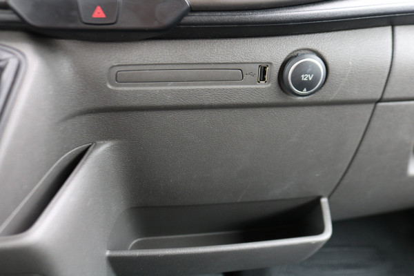 Ford Transit 2.0 TDCI 130pk L2 H2 DC Trend Airco Trekhaak Navigatie Camera