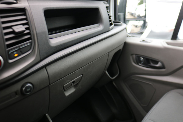 Ford Transit 2.0 TDCI 130pk L2 H2 DC Trend Airco Trekhaak Navigatie Camera