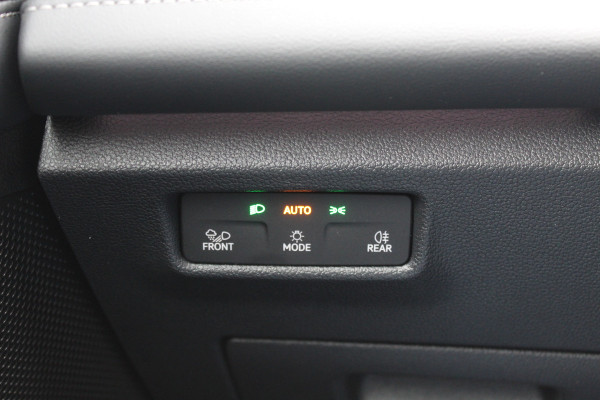 Volkswagen Tiguan 1.5 eTSI Life Edition / Camera / Navigatie / 17'' / Keyless / Dodehoek / DAB / ACC