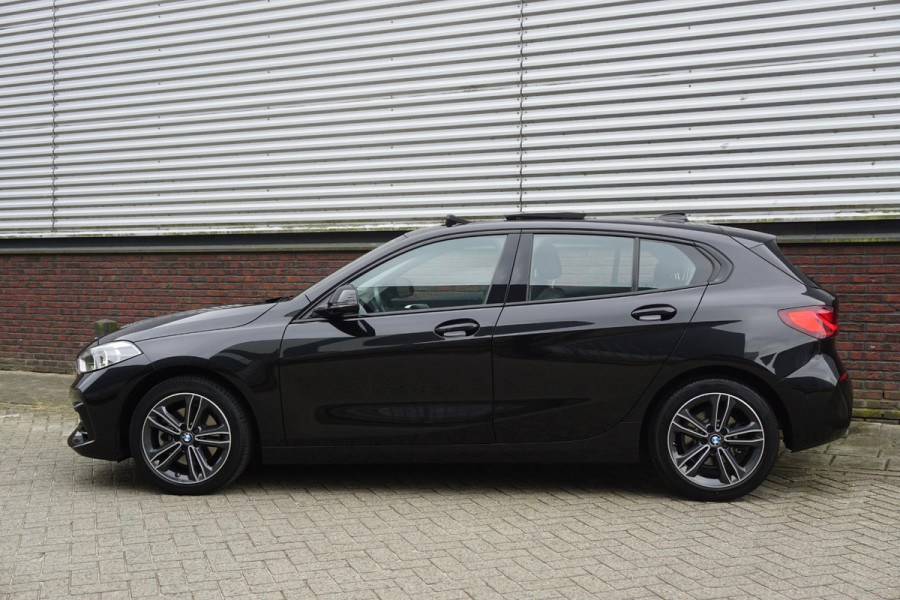 BMW 1-serie 118i 140PK Automaat Sport-line/Panodak/Camera/ Parking Pack