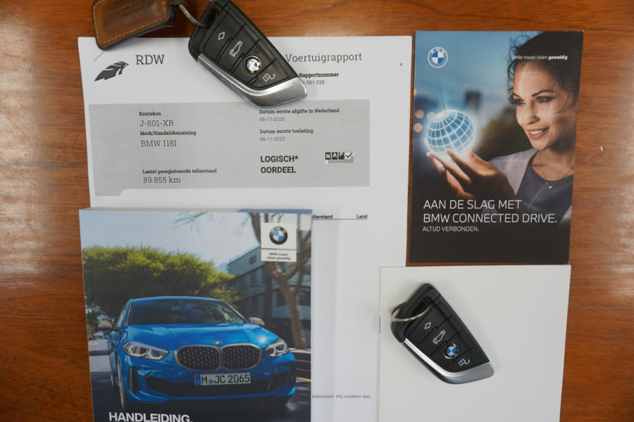 BMW 1-serie 118i 140PK Automaat Sport-line/Panodak/Camera/ Parking Pack