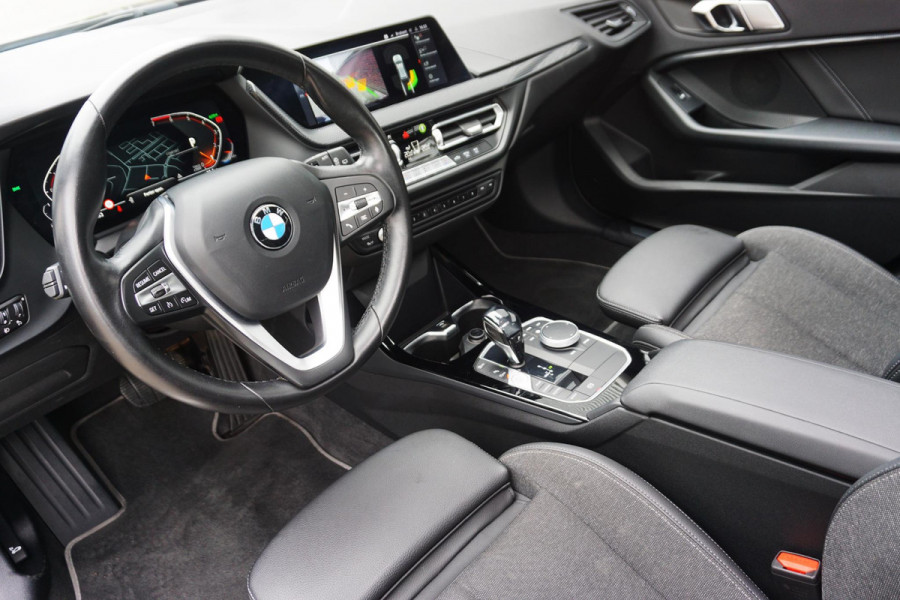 BMW 1-serie 118i 140PK Automaat Sport-line/Panodak/Camera/ Parking Pack