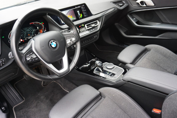 BMW 1-serie 118i 140PK Automaat Sport-line/Panodak/Camera/ Parking Pack