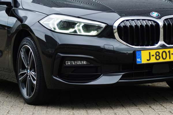 BMW 1-serie 118i 140PK Automaat Sport-line/Panodak/Camera/ Parking Pack