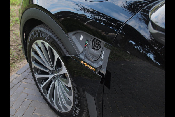 Audi e-tron 55 quattro edition 95 kWh | Cruise Control | Parkeersensoren | DAB | NL-Auto |