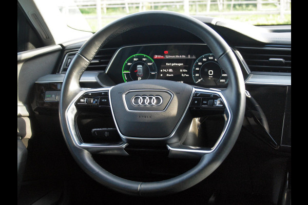Audi e-tron 55 quattro edition 95 kWh | Cruise Control | Parkeersensoren | DAB | NL-Auto |