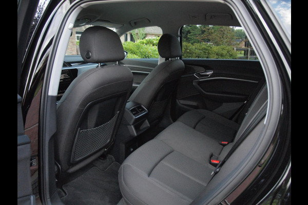 Audi e-tron 55 quattro edition 95 kWh | Cruise Control | Parkeersensoren | DAB | NL-Auto |