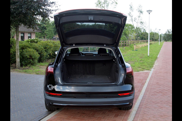 Audi e-tron 55 quattro edition 95 kWh | Cruise Control | Parkeersensoren | DAB | NL-Auto |