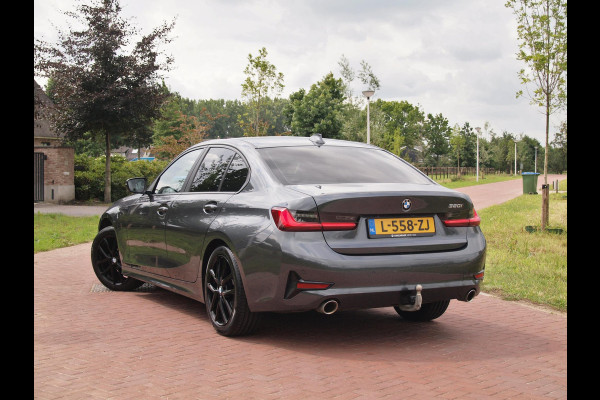 BMW 3-serie 320i Business Edition | Apple Carplay | Trekhaak | Cruise Control | Automaat | Parkeersensoren |
